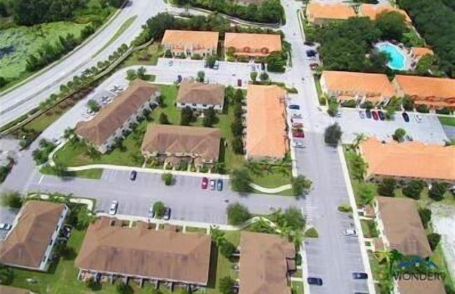 Stunning 4Bd Sleeps9 w Jacuzzi Close to Disney Compass Bay 5113 - Foto 26