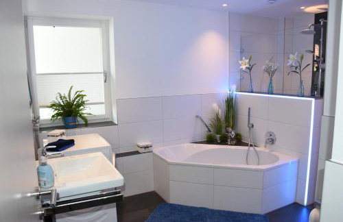 Top-Moderne und geräumige Ferienwohnung - Foto 9