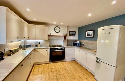 Elegant & spacious farmhouse with wonderful views - Foto 10