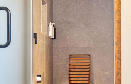 Newly Built • Sauna • Hot Tub • Cold Punge Lazy River Glamp-House by AvantStay - Foto 82