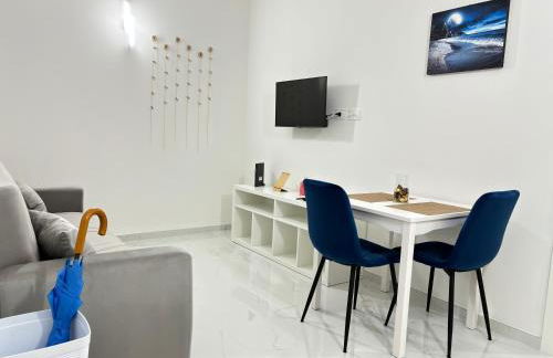 Your Home, easy walk to the beach - Foto 8