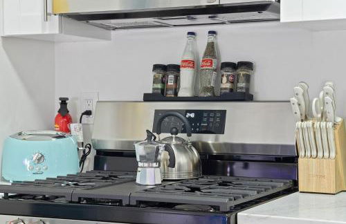 Hoboken Hideaway - Walk to Transit - 15 Mins to NYC - Foto 24