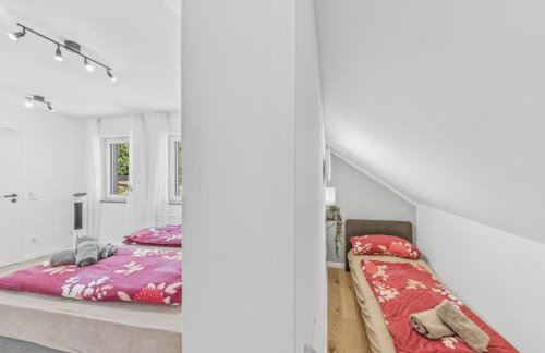 BAT Home Solutions Trierweiler - alles was ein Hotel nicht bietet - 5 Apartments 40 bis 120 qm für bis zu 29 Personen - 5-Raum-Apartment barrierefrei - 60 qm Balkon mit Blick bis Luxemburg - einzeln bis komplett buchbar - 3 Min zur A64 - Foto 29