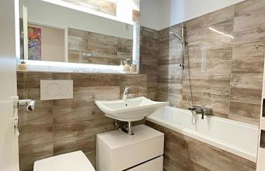 REGENCY Apartments - Zentrale 50m2 Wohnung I Balkon I Wasserblick I WiFi I Netflix - Foto 3