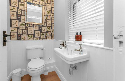 Beeswing, a Victorian Gem in Biggar - Photo 20