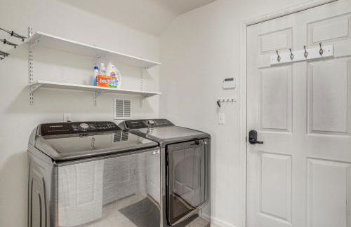 6 Mi to DIA Denver Home with Fenced Yard and Fire Pit - Foto 22