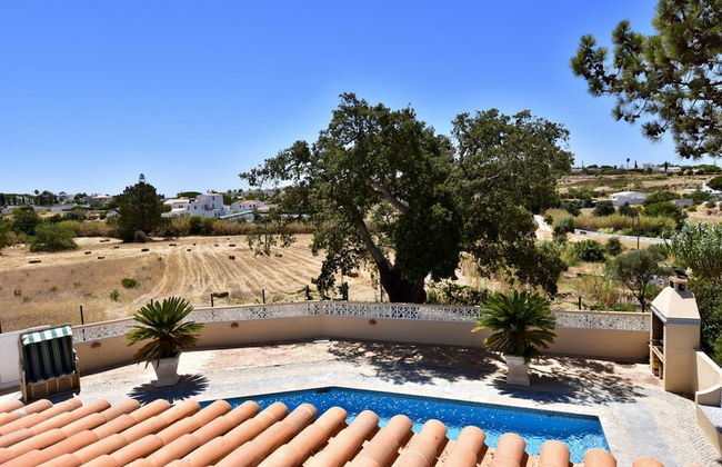 Villacasatulipa-sleeps4-garden-pool-bbq-ac - Foto 17