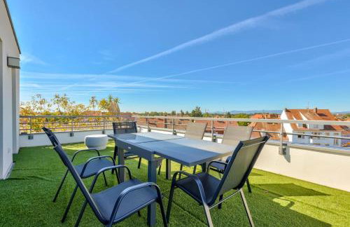 Stunning 2BR Flat with Terrace and private parking - Foto 7