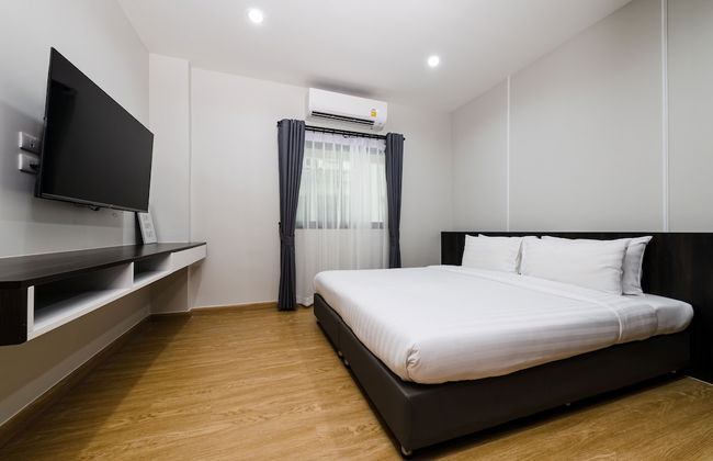 College Haus - Photo 11