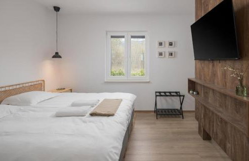 Amazing Home In Strped With Wifi - Photo 9