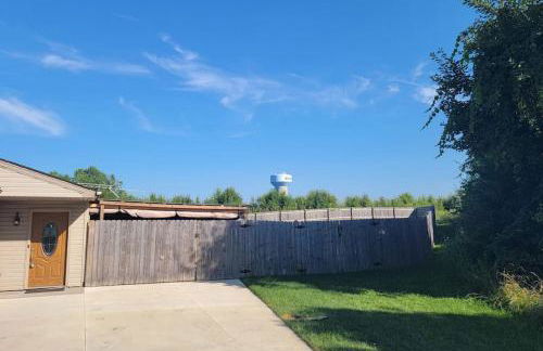 160 Overbrook 3 bedroom home with privately fenced yard and hot tub - Foto 14