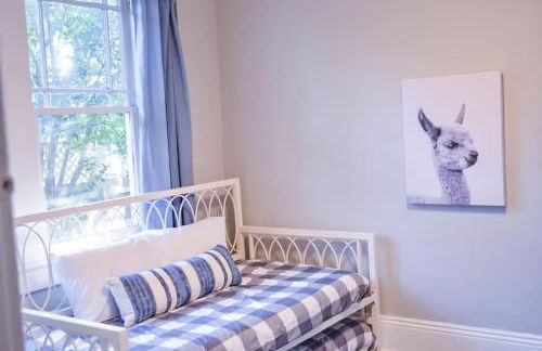 Modern & Centrally Located Stay at Calypso Dreams - Foto 60