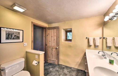 Luxe Twin Lakes House with Mountain and Lake Views! - Foto 26