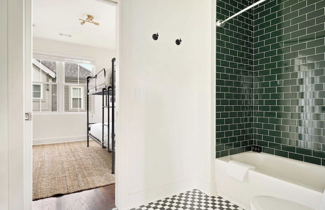 Hart Suite Buyout 1 by Avantstay Two Town House Buyout w/ Modern Amenities in Nashville! - Foto 15