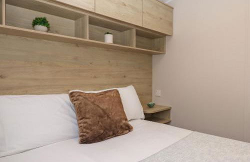 Caravan B61 at Landscove Holiday Park - Photo 13