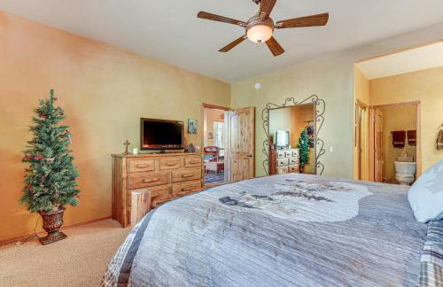 Rustic Retreat with Spacious Deck in Show Low! - Foto 13