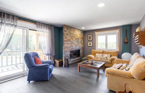 LE LLAR casa con 2 PISCINAS 1 CLIMATIZADA INTERIOR muy cerca de Santiago de Compostela - Foto 5