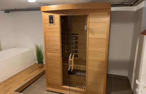 Family House - Photo 29