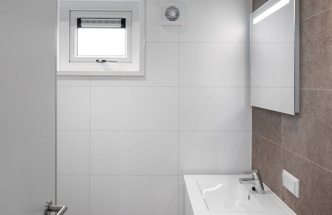 Chalet With Private Jetty - Photo 8