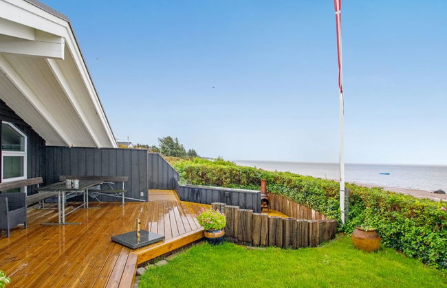 "Holmwith" - 50m from the sea - Foto 2