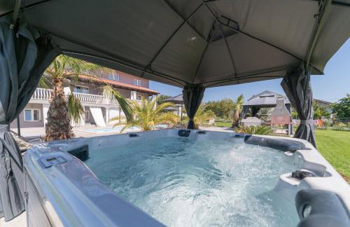 Villa Esea: Poolside Paradise & Relaxing Retreats - Foto 40