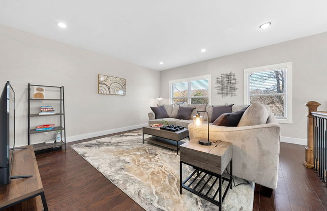 New Luxury Family Friendly Home Centrally Located - Foto 22