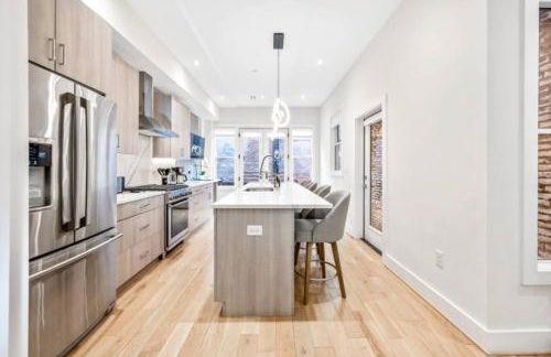 Sleeps 12 Downtown Entire home with rooftop - Foto 34