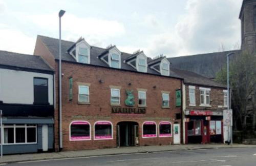 Apartment 4 - striking, 2 bedroom luxury apartment - close to town, mainline rail & theatre - Photo 22