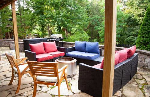 Lakeview on Main Pool Fire Pit and Walkable - Foto 29