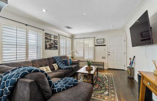 Bungalow Downtown Easy Airport Access Family Friendly - Foto 1