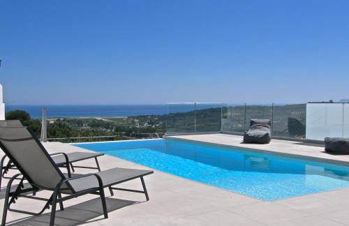 Modern villa with infinity pool close to the sea - Foto 1