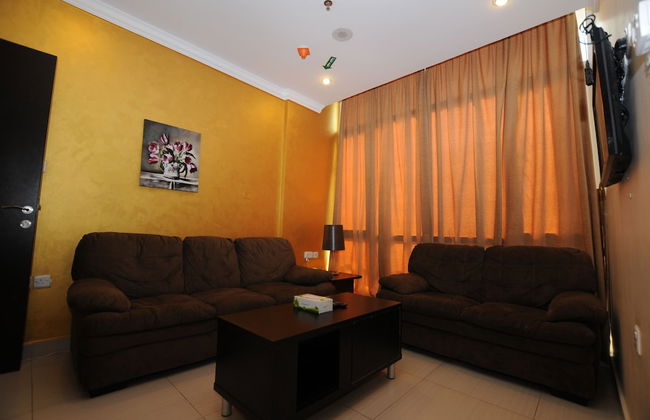 Al Muhanna Plaza Hotel - Photo 21