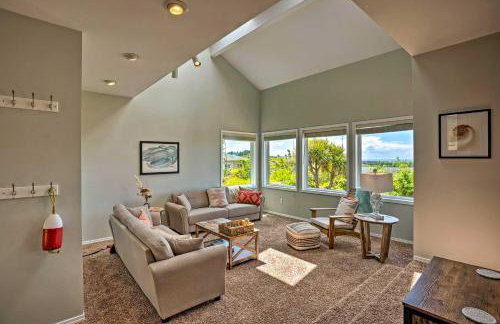 Chic Coos Bay Home with Pacific Ocean Views! - Foto 4