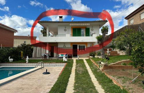 Piso superior tranquilo terraza y vistas A 45 min de Barcelona - Foto 3