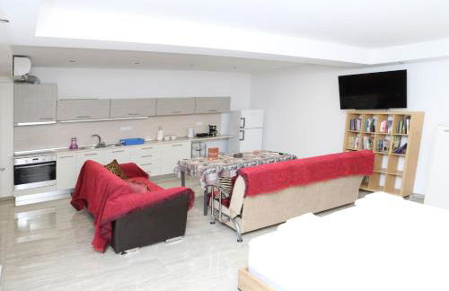 EmilyApartments 1 - Photo 51