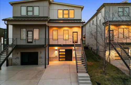 Nash House & Bars of Broadway with Patio Bar and Views! 8min Downtown! Sleeps 12! - Foto 58