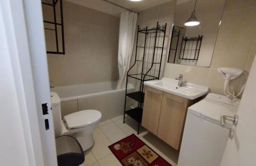 5 mn (450 m) walk Metro/La Defense/Netflix/Parking - Foto 20