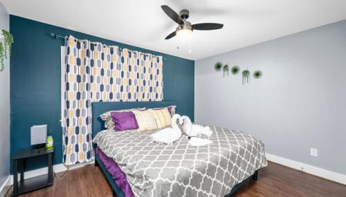 Chic 1BR Stay with King Bed and Free Park - Foto 4