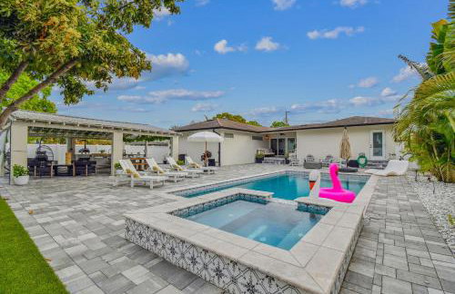 Tampa Group Retreat l Pool l Hot Tub l Outdoor Fun! - Foto 2