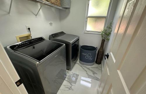 Modern, Fully Updated Southern Dunes Home - Golf Course Views - Foto 22