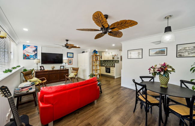 Beachfront Burleigh Getaway - Photo 6