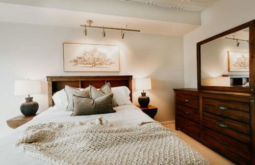 Timeless Modern Luxury at Bellerive on the River - Photo 22