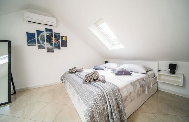 M & J Central Suites - Photo 32