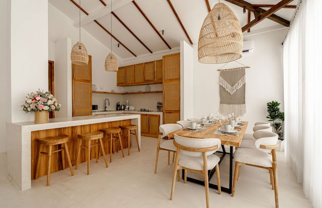 Udara by EVDEkimi - Spacious 4BR Pool villa with Lush garden at Artistic Center of Ubud - Foto 62