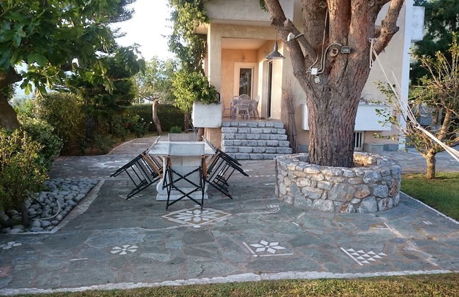 Messinian Blue SeaSide Villa - Photo 32
