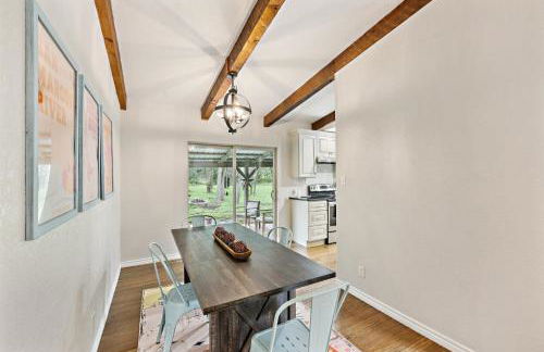 Hill Country Getaway Near San Marcos River home - Photo 19