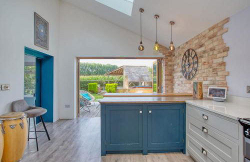 Countryside Retreat with Hot Tub - Photo 10