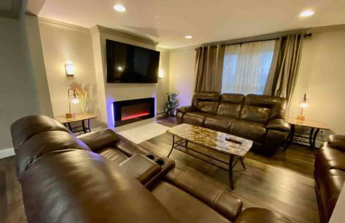 [4-BR/Sleeps 12] Family & Friends Home in Indiana - Foto 5