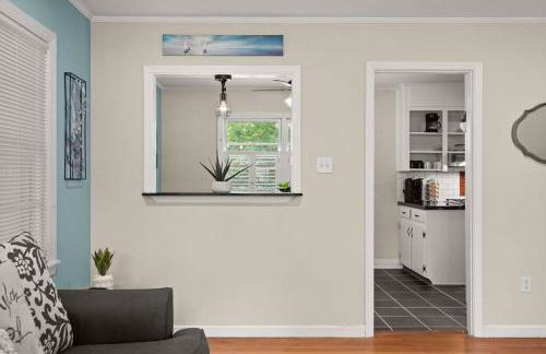 Cozy Home Across from Base, Close to Airport & Beaches - Photo 18