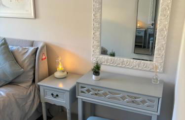 Redwing Retreat Bicester Village - Stylish Retreat Steps from the Shops - 2 Bed House with Garden and Parking - Foto 18